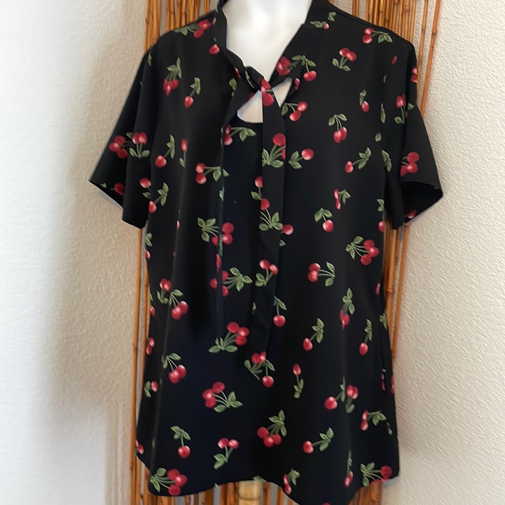 Black Cherry Accent Medium Blouse